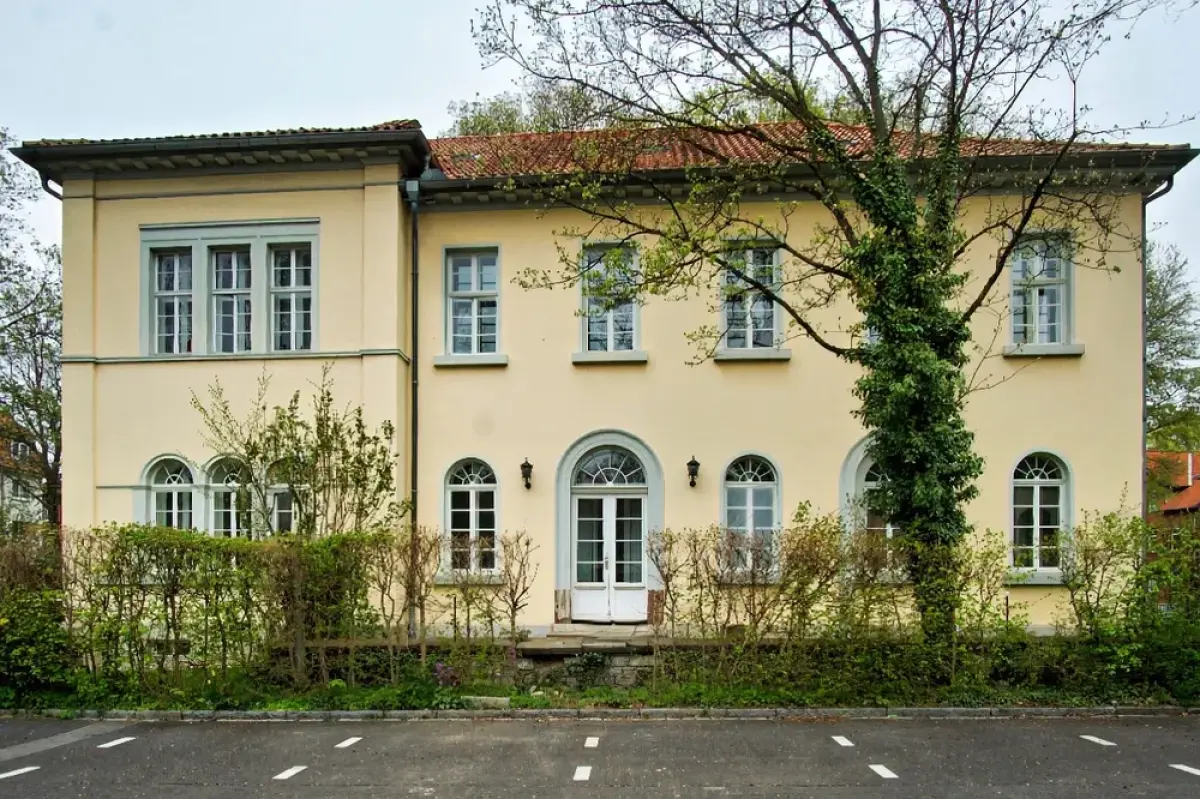 Wie alles begann – die Geschichte der Bürgerstraße 12